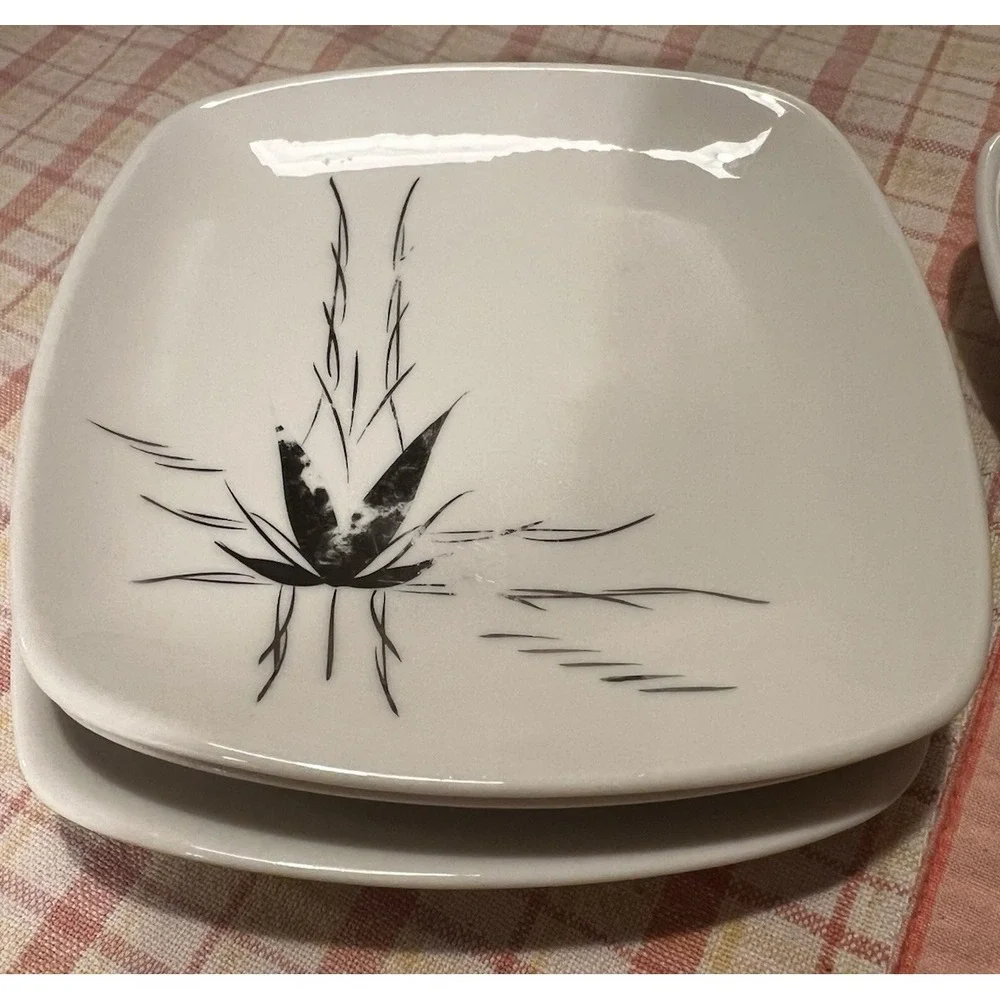 MCM Crestwood Fine China Set Of 4 Bread & Butter Plates Platinum‎ Leaf Pattern